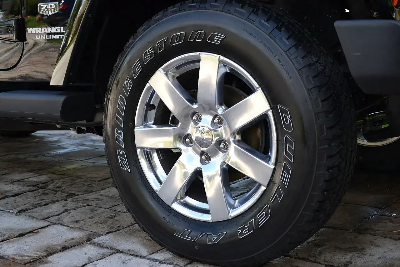 Bridgestone Dueler A/T tyre on a Jeep Wrangler wheel
