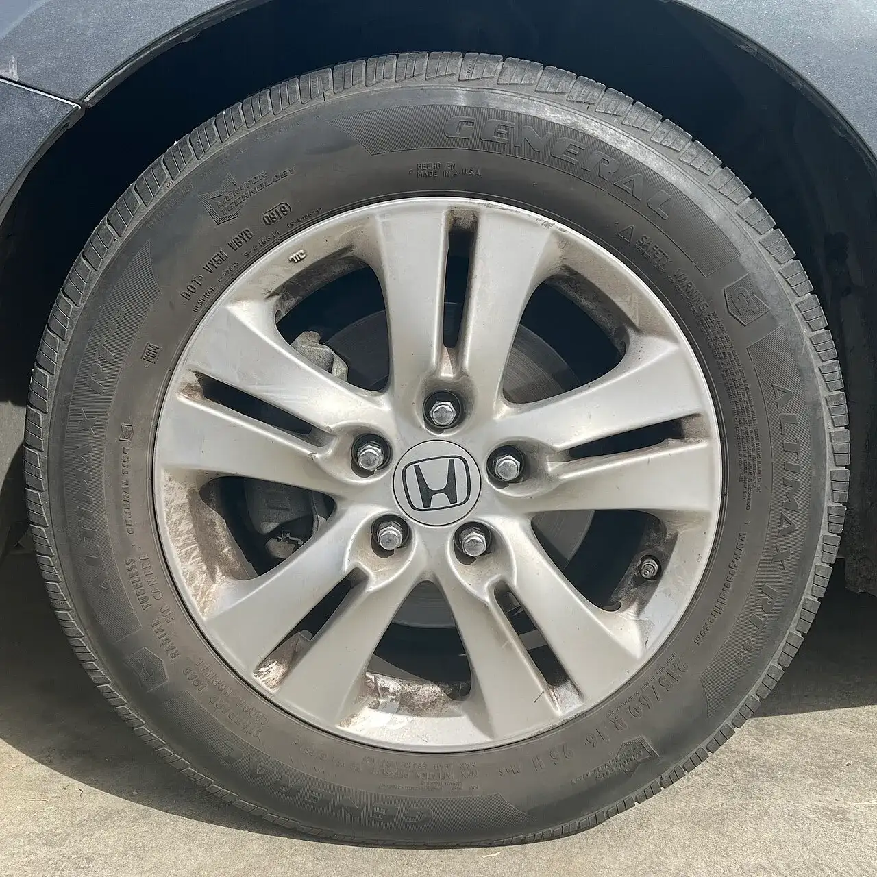 General AltiMAX RT43 touring tyre on a Honda wheel