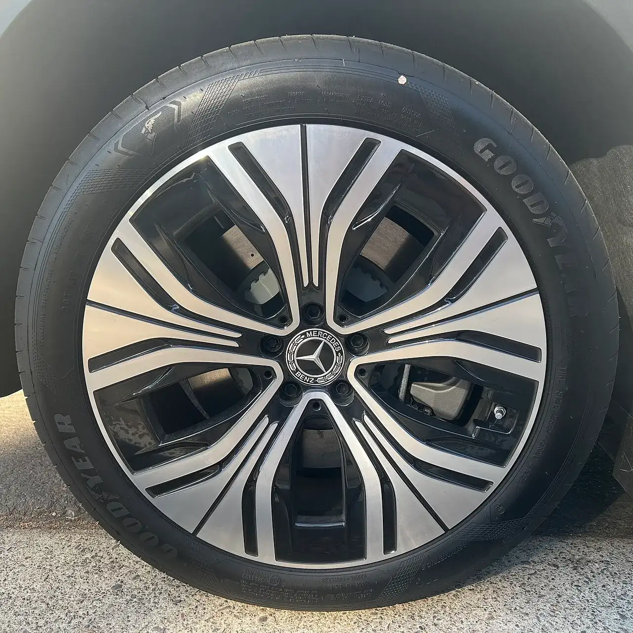 Goodyear Eagle F1 Asymmetric 5 tyre on a Mercedes-Benz wheel