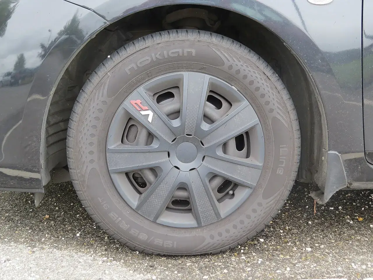 Nokian iLine 195/65 R15 tyre on a car wheel
