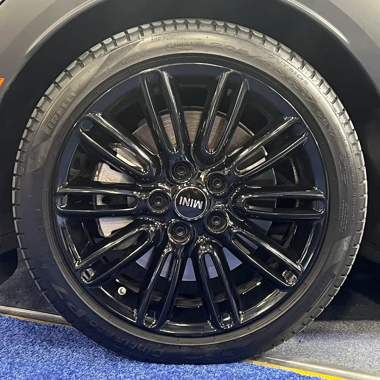 Pirelli Cinturato P7 tyre on a Mini wheel