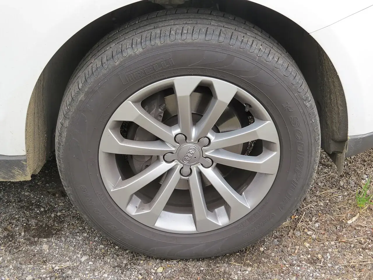 Pirelli Scorpion 235/60 R18 SUV tyre on a wheel