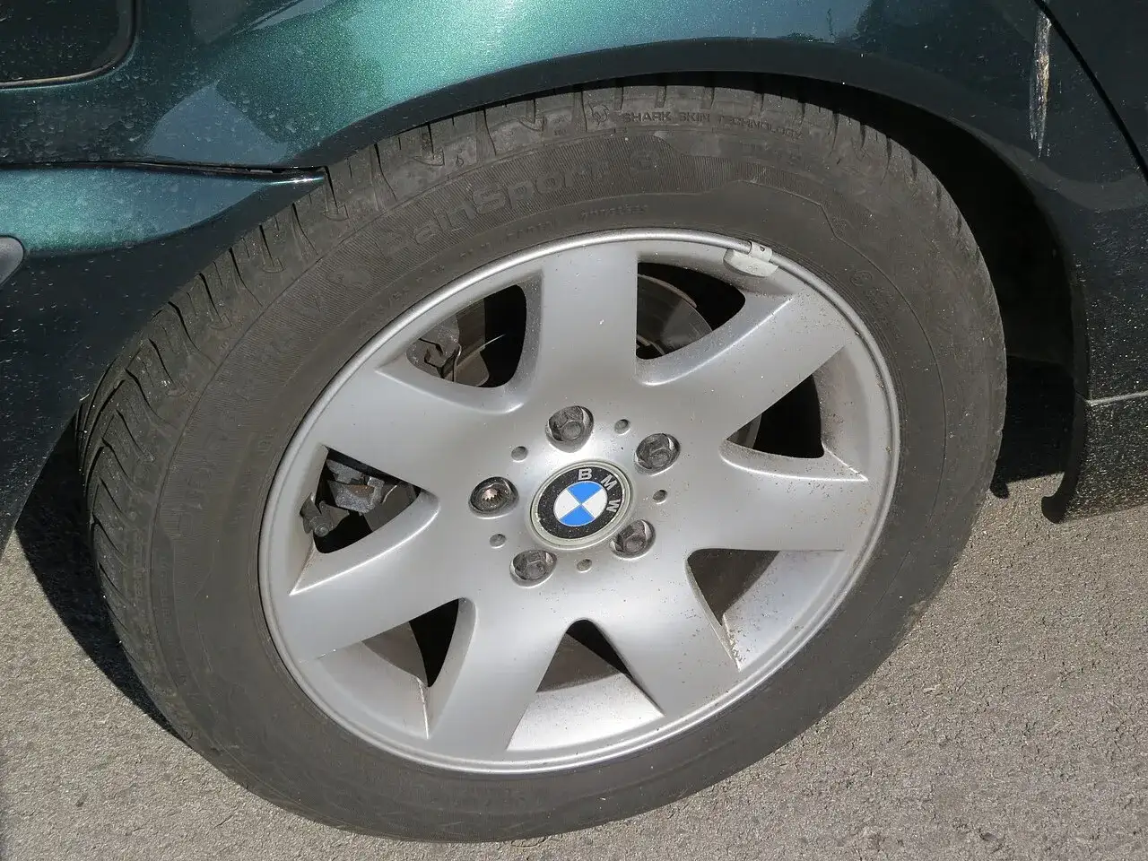 Uniroyal RainSport 3 205/65 R16 tyre on a car wheel